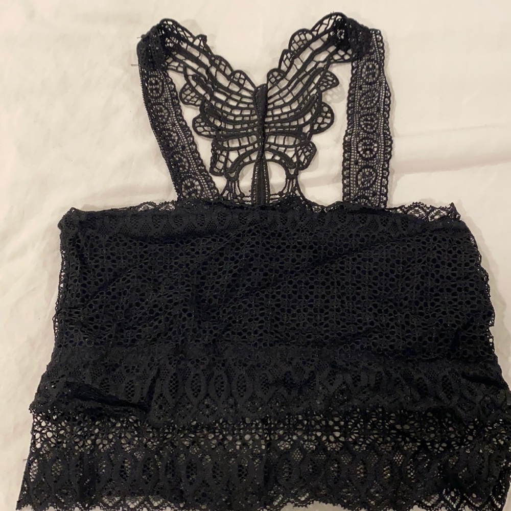 Small butterfly back black crop top